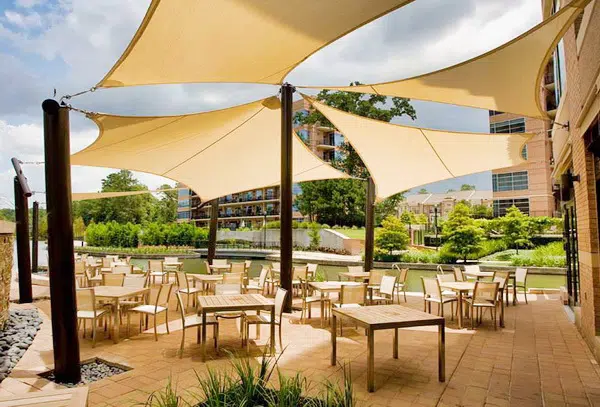 Kanopi Membran sebagai Atap Modern di Cianjur