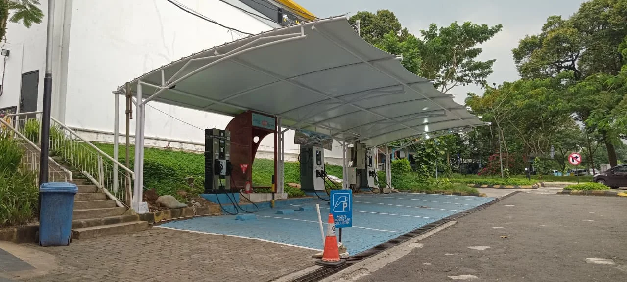 Kanopi Membran EV Charger untuk Area Publik